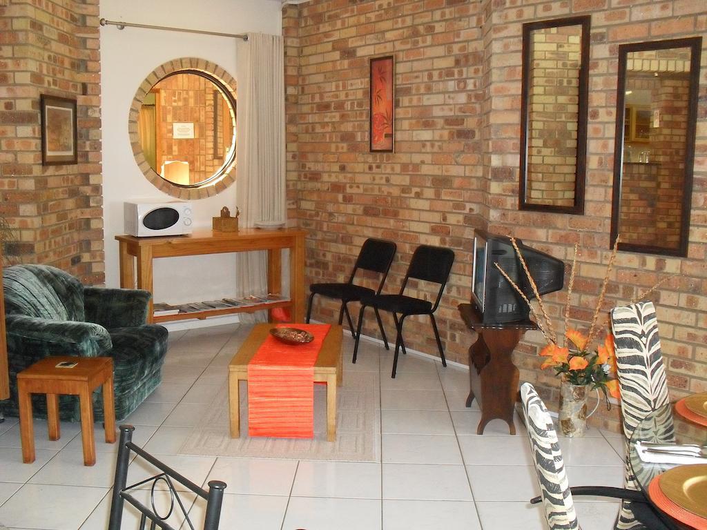 8 Royal Palm B&B Umhlanga Rocks Εξωτερικό φωτογραφία