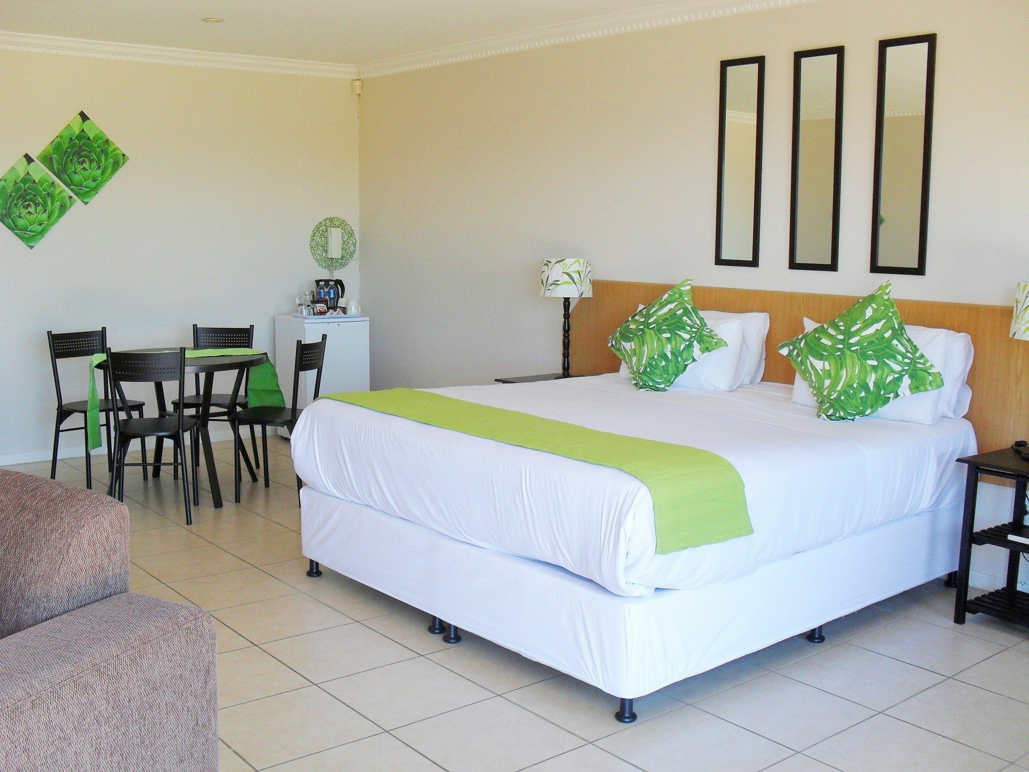 8 Royal Palm B&B Umhlanga Rocks Εξωτερικό φωτογραφία