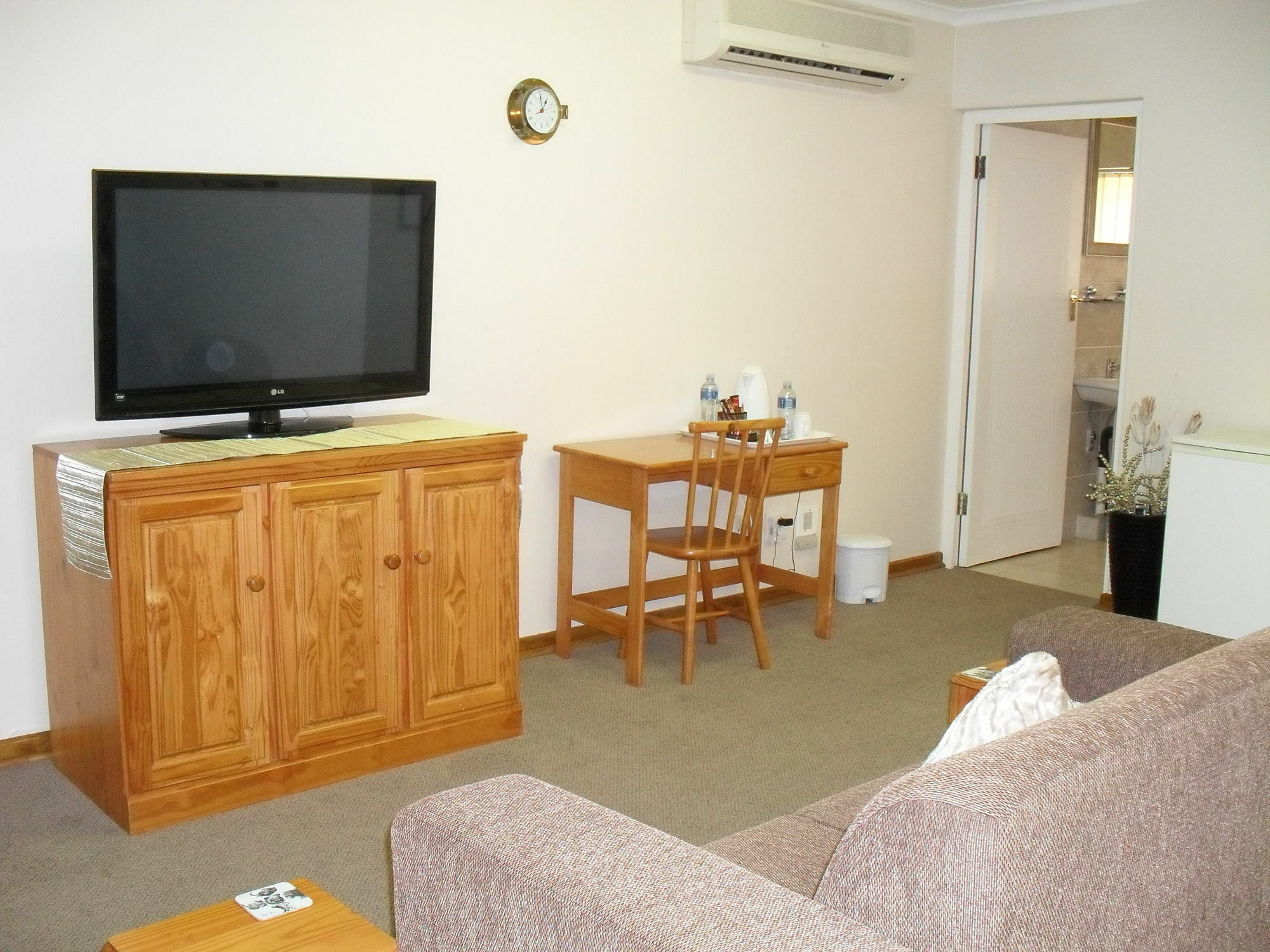 8 Royal Palm B&B Umhlanga Rocks Εξωτερικό φωτογραφία